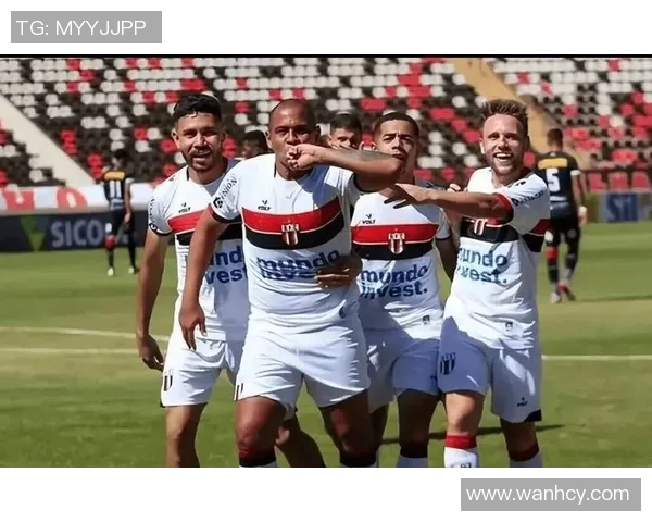 AC米兰迎战克拉约瓦全力争胜展现球队实力与风采